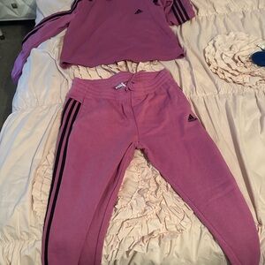 Adidas Pink sweat suit outfit